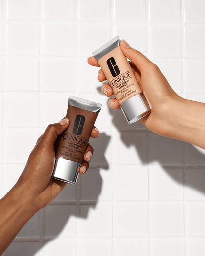 Even Better Refresh™ Hydrating and Repairing Makeup - US 8392